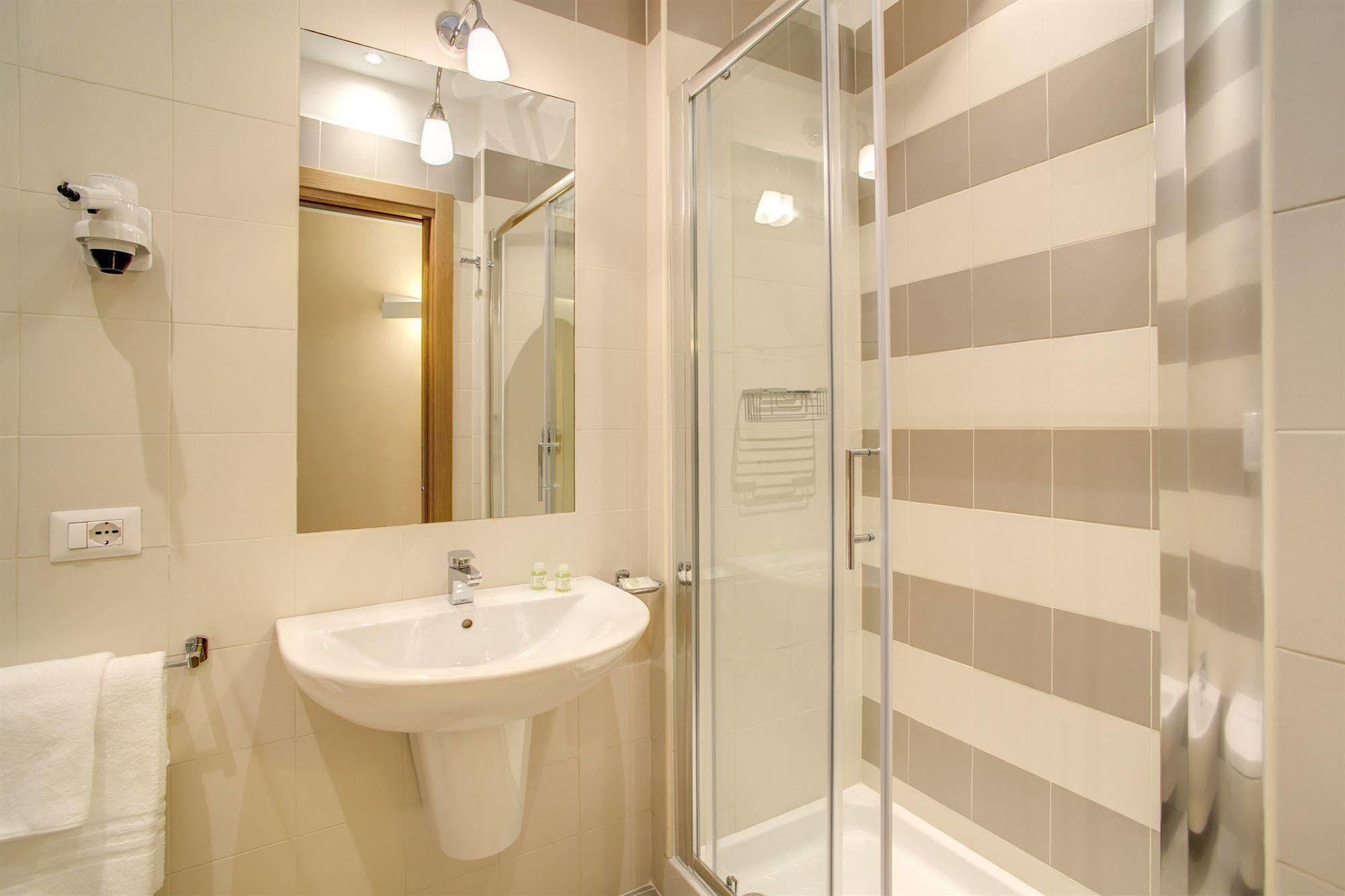 Floor Navona Affittacamere 2*